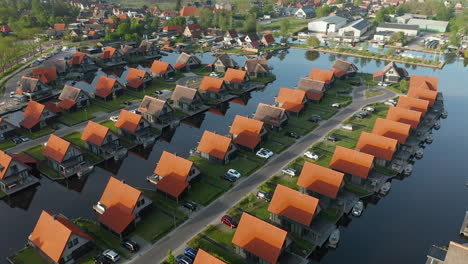 Nachhaltige-Luxusferienhäuser-Am-Wasser-An-Den-Friesischen-Seen-Im-Ossenzijlerweg,-Ossenzijl,-Niederlande