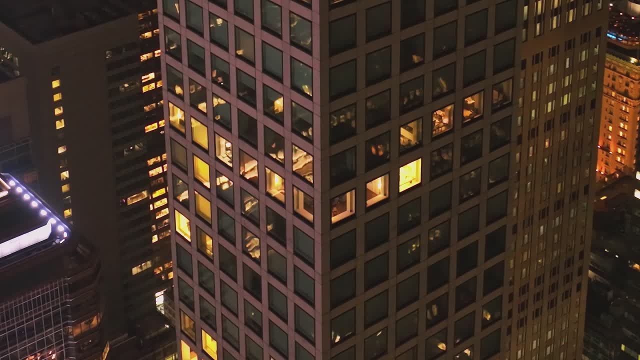 Vista Aérea do Tráfego e Táxis em uma Avenida de Manhattan