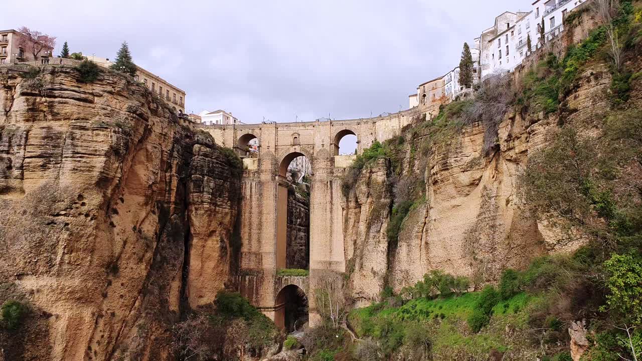 deslizarse por el desfiladero y el puente de ronda, españa