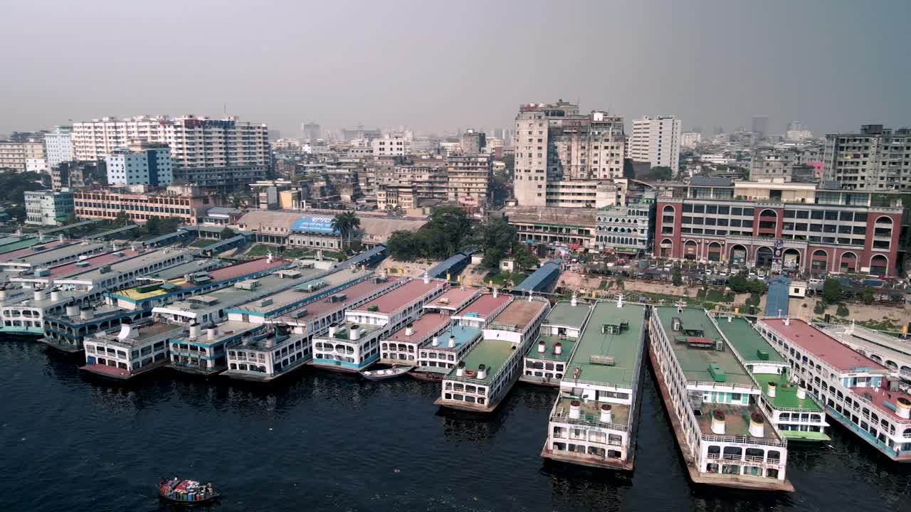 발사 터미널의 4k 드론 샷