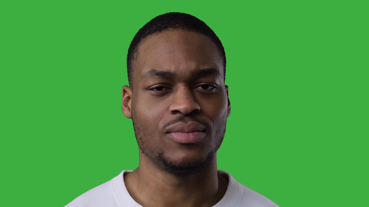 hombre diciendo no sacudiendo la cabeza