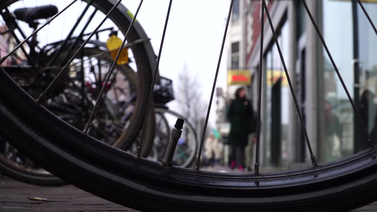 암스테르담에서 자전거 주차.  클로즈업