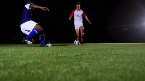 Soccer-player-playing-soccer-4k