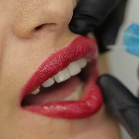 maquillaje permanente en los labios