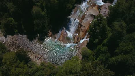 Cochamó,-Chile-Nos-Invita-A-Descubrir-Sus-Hermosas-Cascadas-Ubicadas-En-Bosques-Selváticos