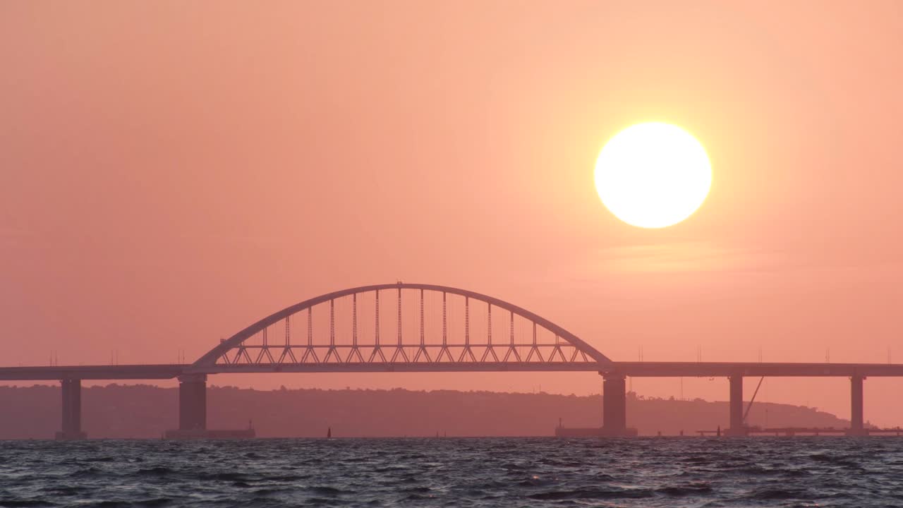 다리 위의 일몰