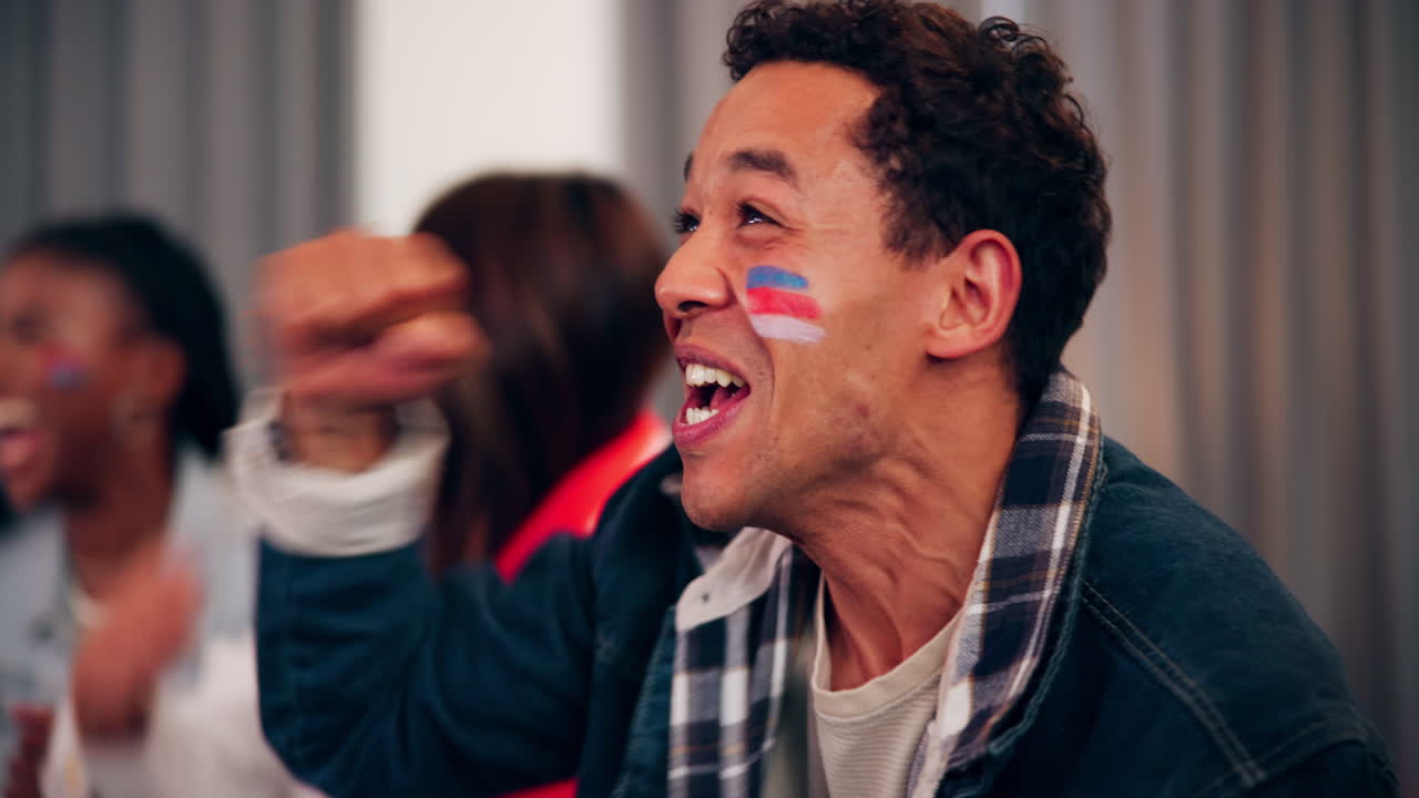 fanáticos de los deportes emocionados celebrando una victoria