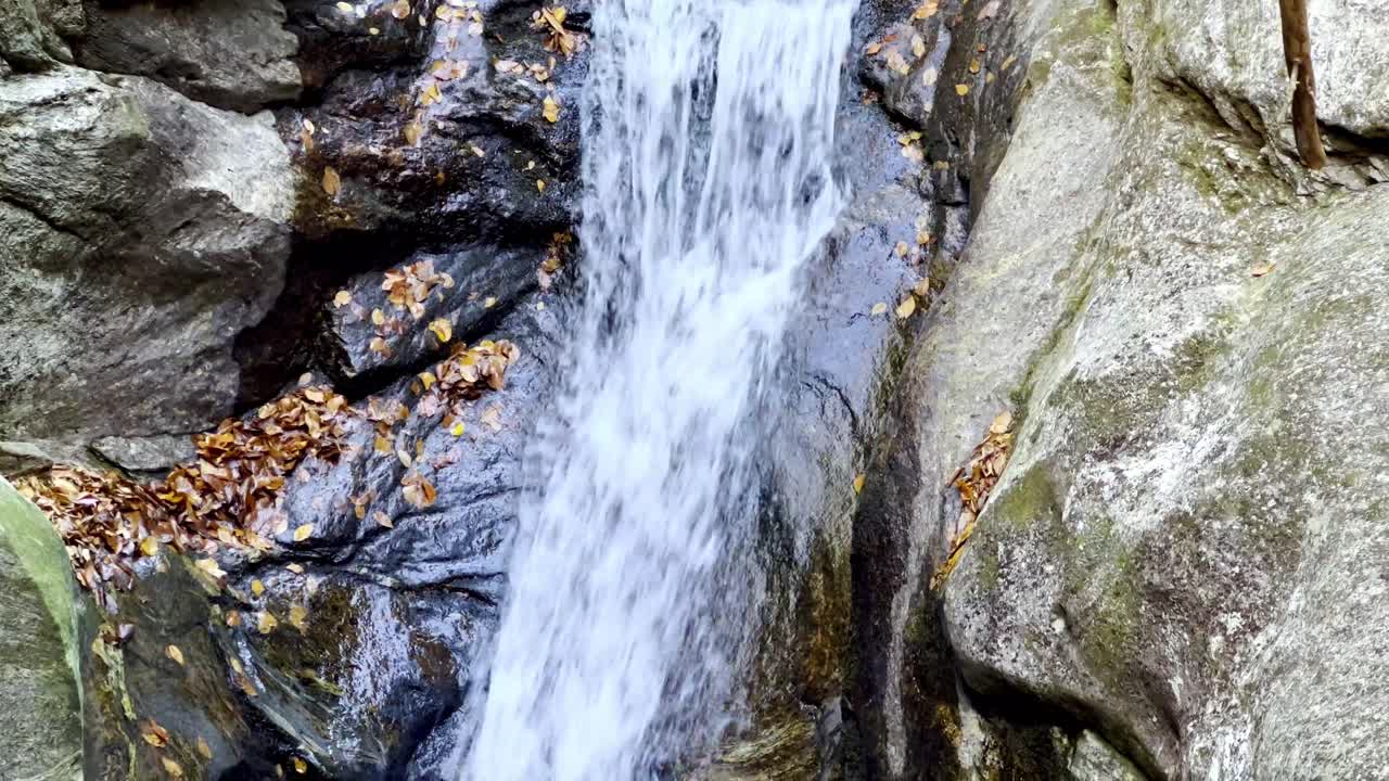 Mitchell Falls tight shot of water