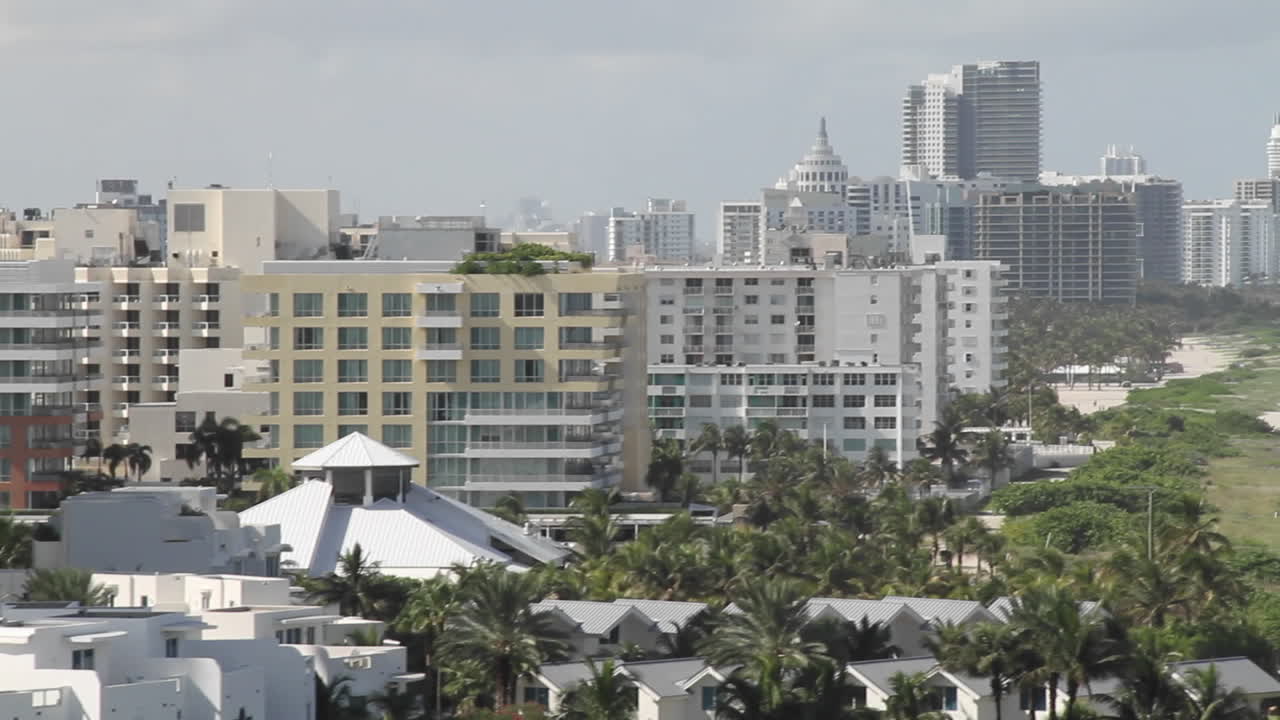 유람선에서 pov에서 와이드 샷 마이애미 플로리다 스카이 라인