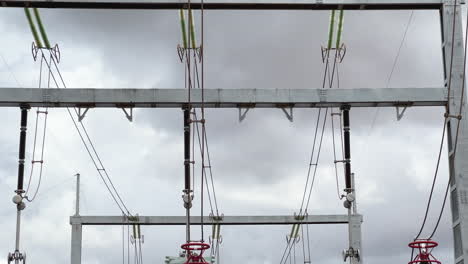 Detail-Einer-Großen-Umspannstation-Zur-Stromübertragung