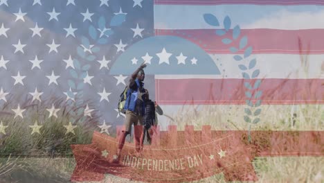 animación del texto del día de la independencia sobre la caminata de una pareja diversa sonriente