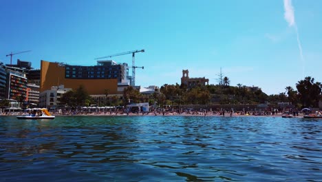 video timelapse de malta, st julians, paceville, st george&#39;s bay en un día soleado de primavera
