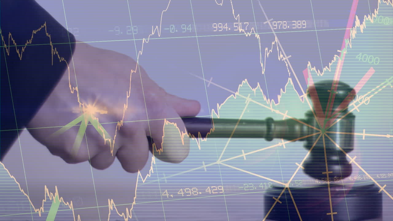animación de las estadísticas y el procesamiento de datos financieros sobre el martillo del subastador