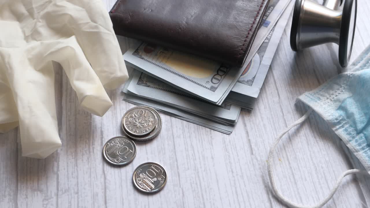 의료 용품과 돈