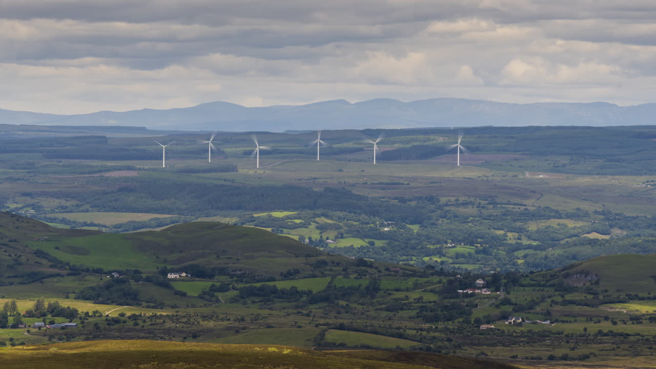 하늘의 계단으로 알려진 cuilcagh 보드워크 트레일의 시간 경과