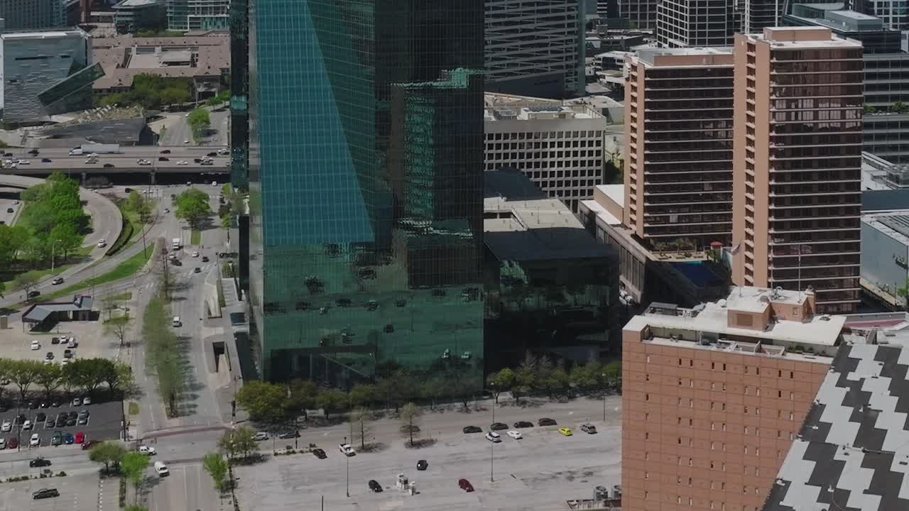 Vista del centro di Dallas, Texas, dall'alto con edifici e strade visibili