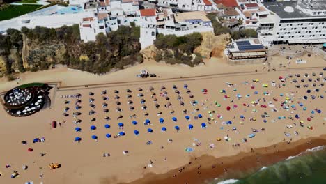 fotografía de la playa en el algarve.