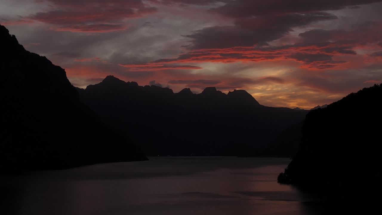 Stunning Sunset over Mountain Lake
