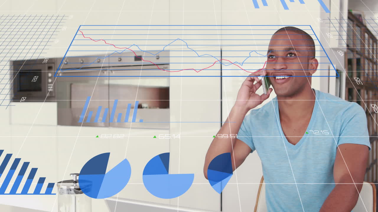 animación del procesamiento de datos sobre un hombre afroamericano que usa un teléfono inteligente