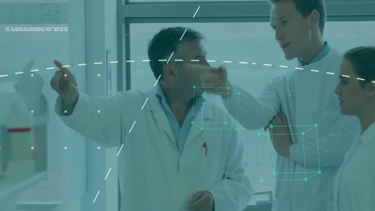 animación del procesamiento de datos sobre científicos caucásicos discutiendo el trabajo