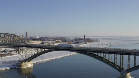 The-Peace-Bridge-in-Buffalo,-New-York