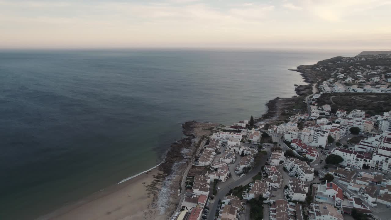 casas junto al mar con vistas al océano