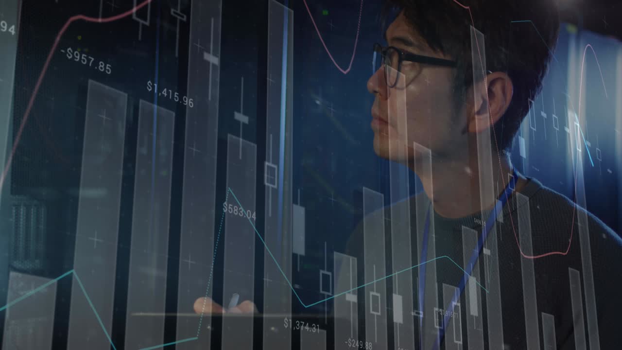 컴퓨터 서버에 의해 태블릿으로 아시아 남성 it 엔지니어에 대한 통계 처리 애니메이션