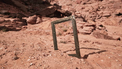 un marco de madera muy viejo en el gran cañón