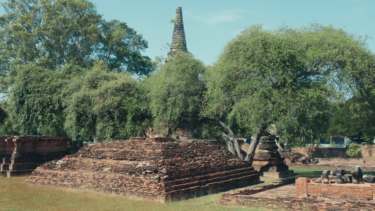 4K Cinematic: Ayutthayan muinaisten raunioiden tutkiminen (1)