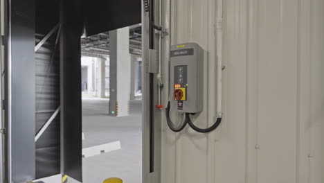 Door-Panel-of-Loading-Dock-Bay-Door-in-Warehouse-Distribution-Center