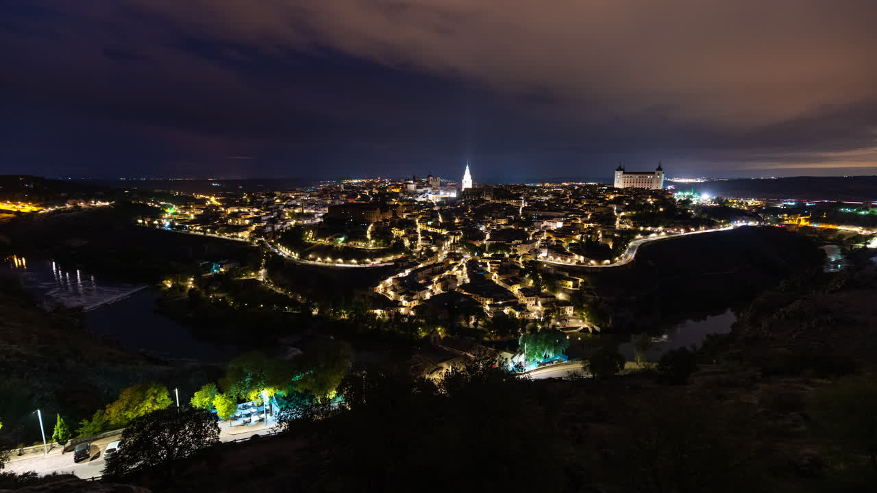 noche panorámica del lapso de tiempo de toledo ciudad imperial, españa