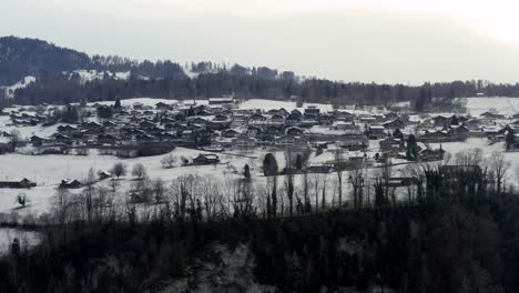 Antena-De-Drones-Del-Lago-Thun-Thunersee-En-Invierno