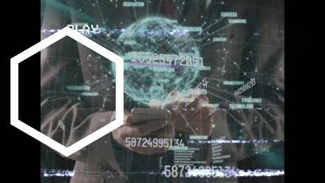 animación del globo, los números y el hexágono sobre la pantalla con el hombre usando el teléfono inteligente
