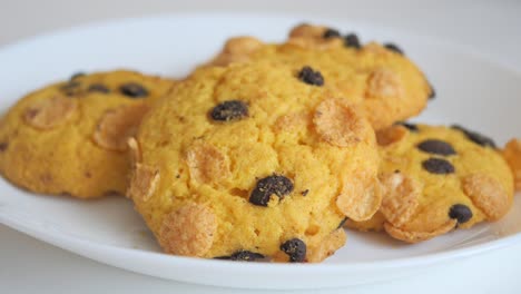 chocolate chip cornflake cookies