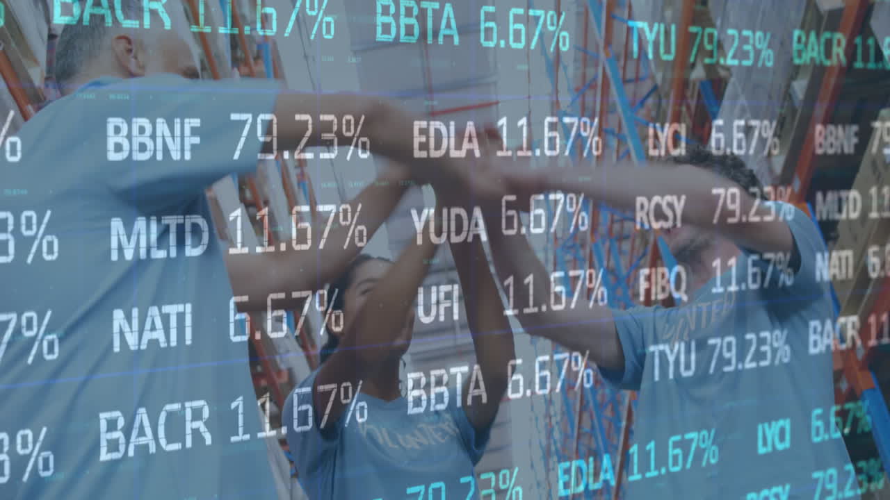 animação do processamento de dados financeiros sobre homens e mulheres empilhando à mão no armazém