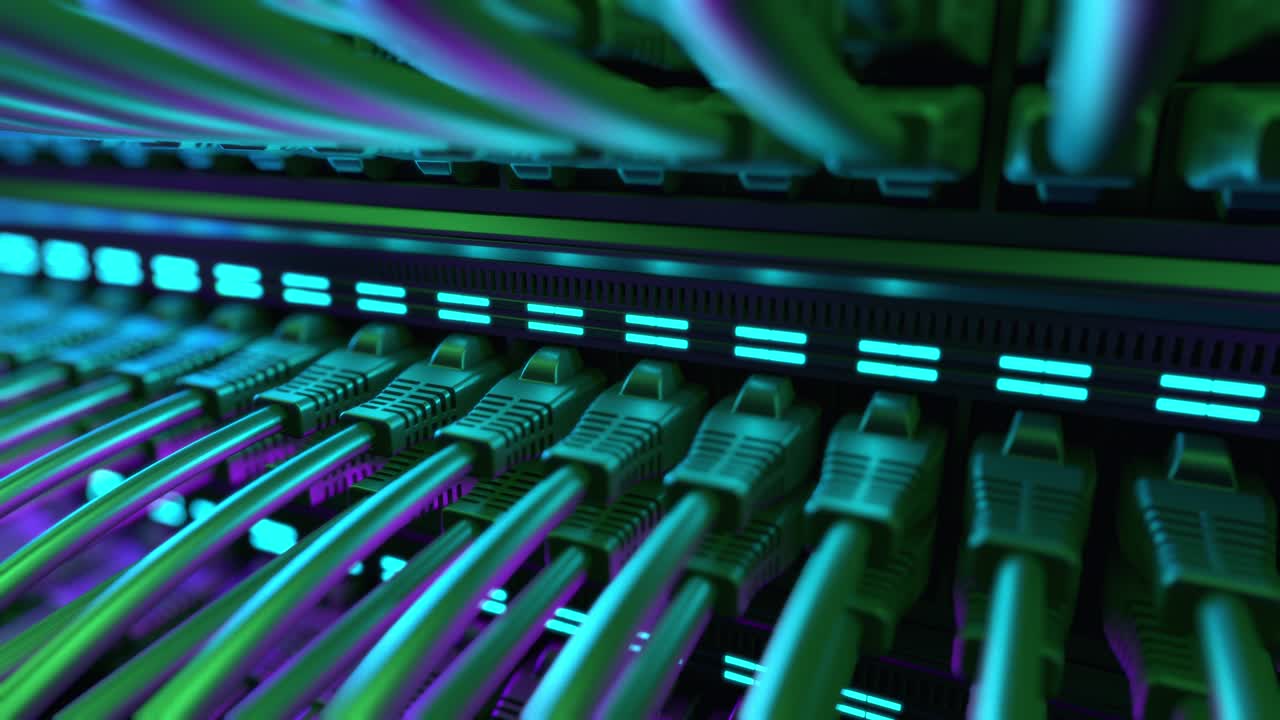 interruptor de red de internet con cables ethernet conectados.