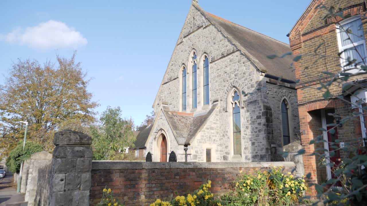 꽃 덤불에서 메이드스톤 사원 예배당까지