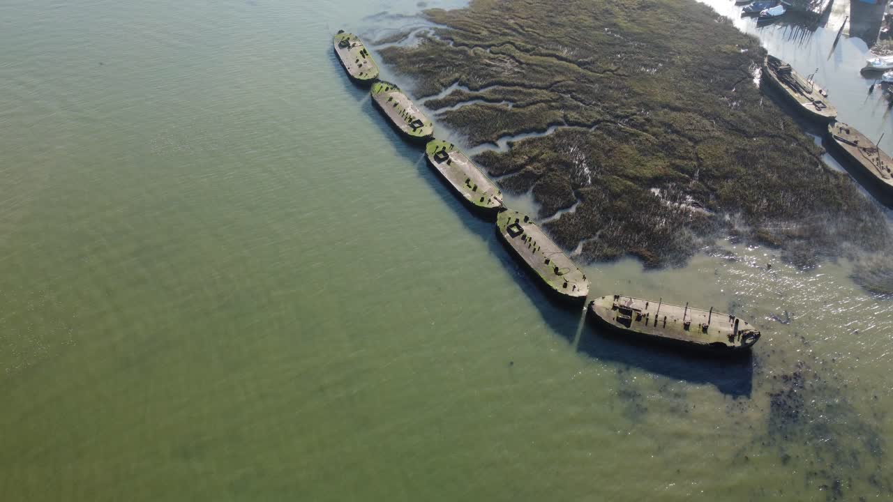 밝고 화창한 날 메드웨이 강 건너 전망