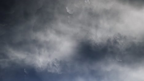 nubes de tormenta oscuras de 4k en el cielo
