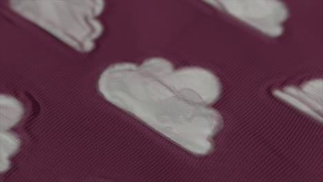 primer plano de dulces con textura en tela
