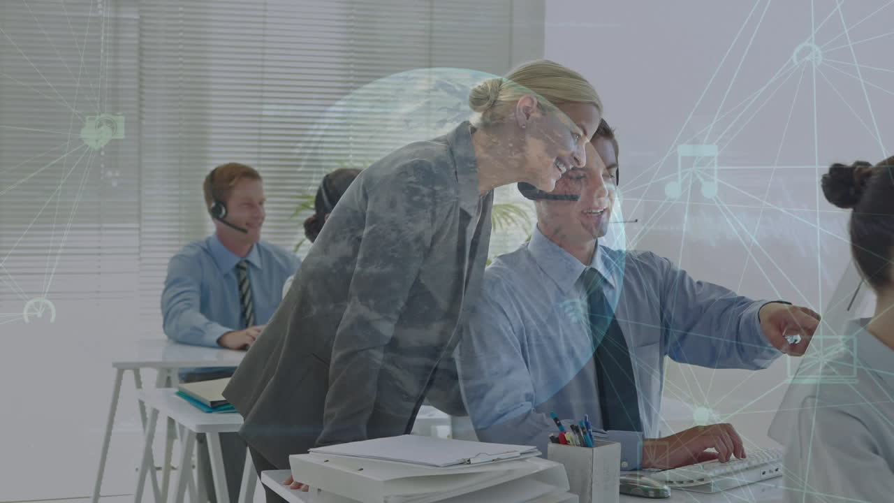 animación de la red de conexiones con iconos sobre personas de negocios que usan auriculares telefónicos