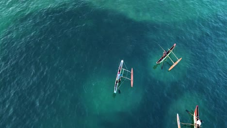 Oruwa-Fischerboote-Im-Meer-Von-Sri-Lanka---Luftdrohnen-Vogelperspektive