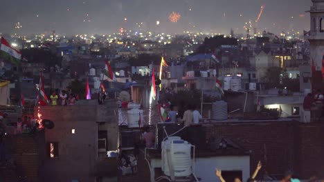 Gente-Disfrutando-De-La-Celebración-De-Diwali