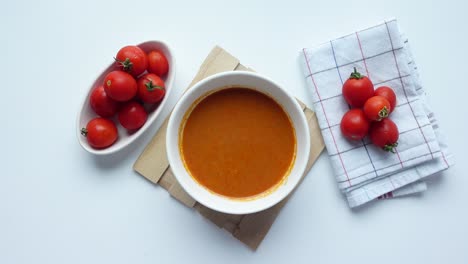 preparación de salsa de tomate