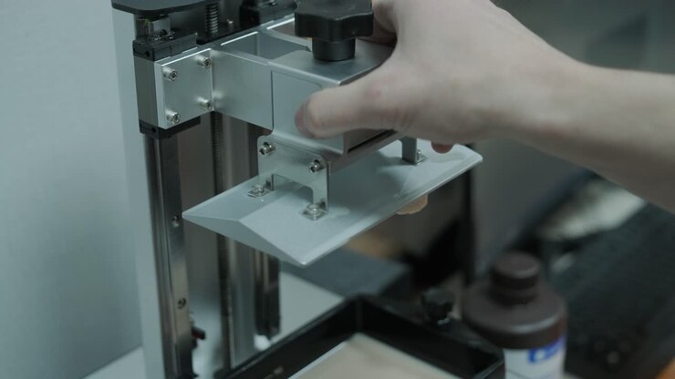 Corone e ponti dentali stampati in 3D in fase di post-lavorazione