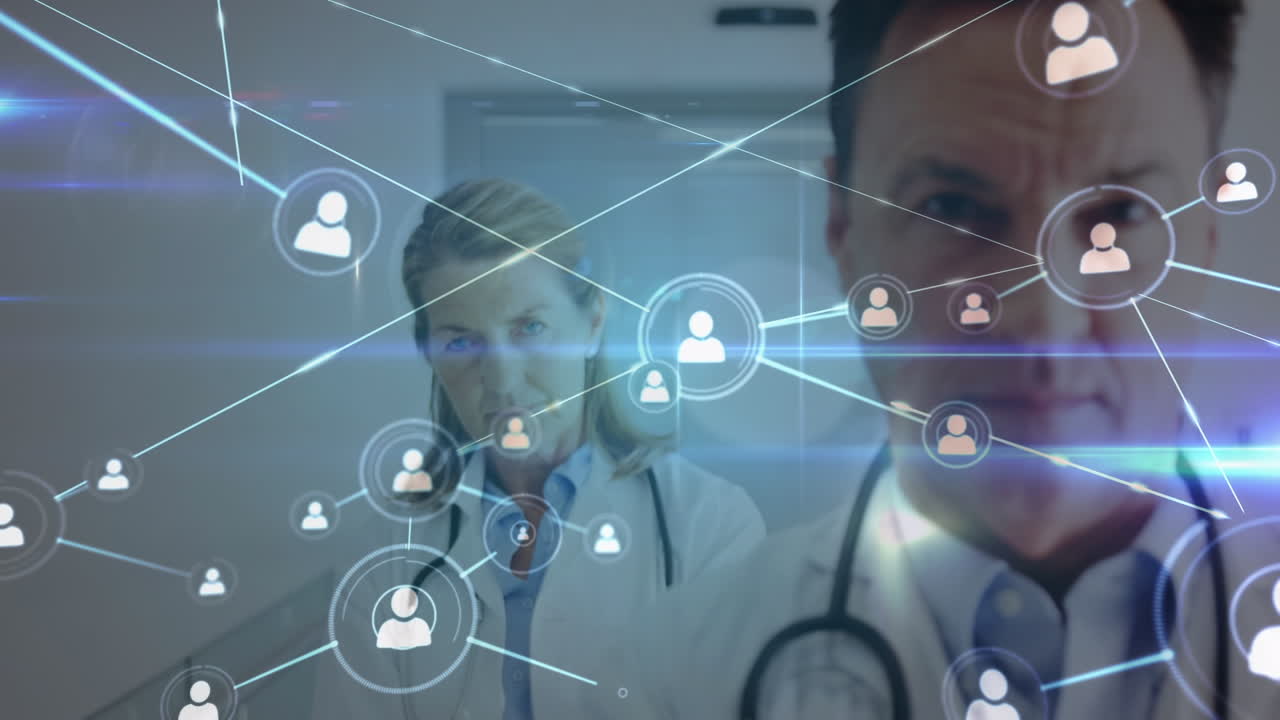 animación de la red de conexiones con íconos y senderos de luz sobre diversos médicos