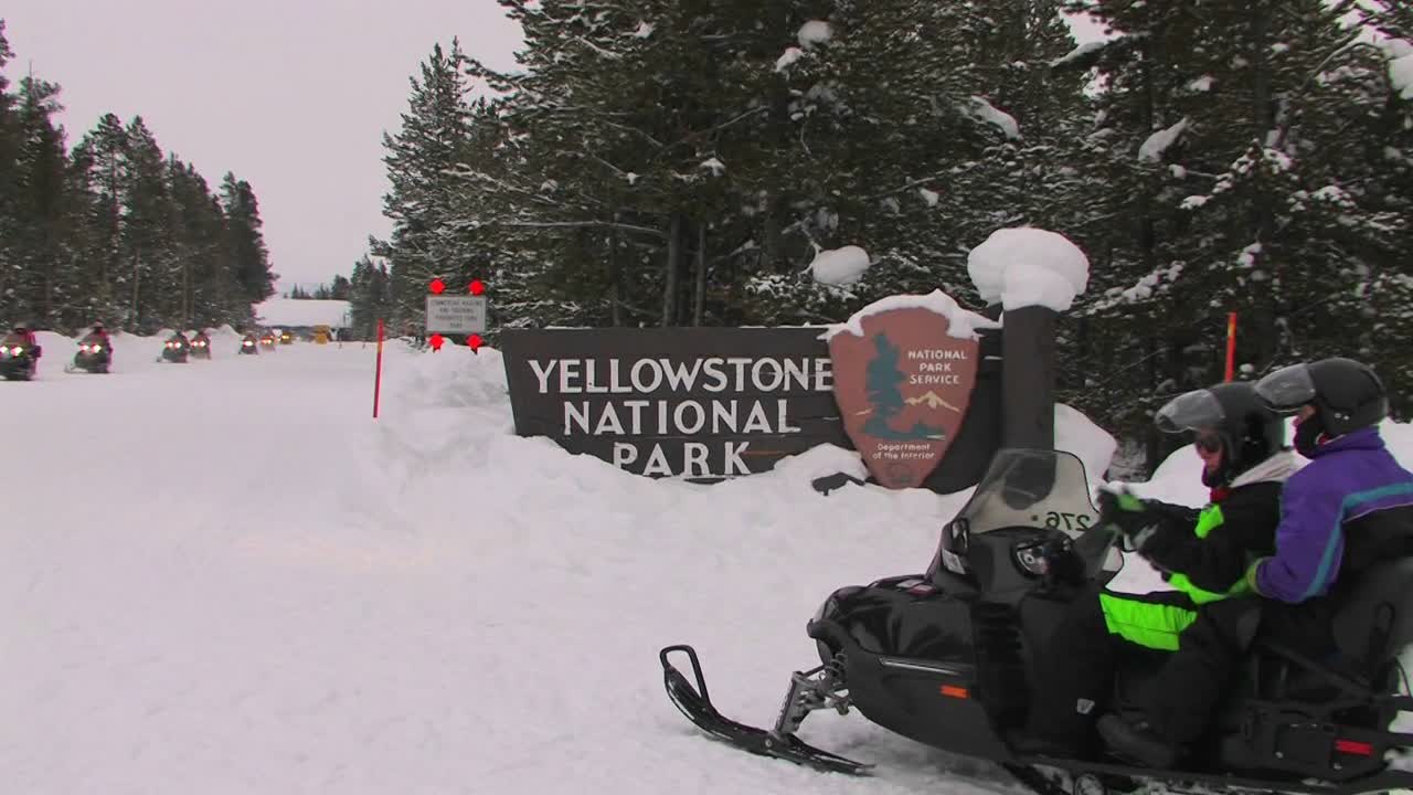 스노모빌, 옐로스톤 국립공원 진입