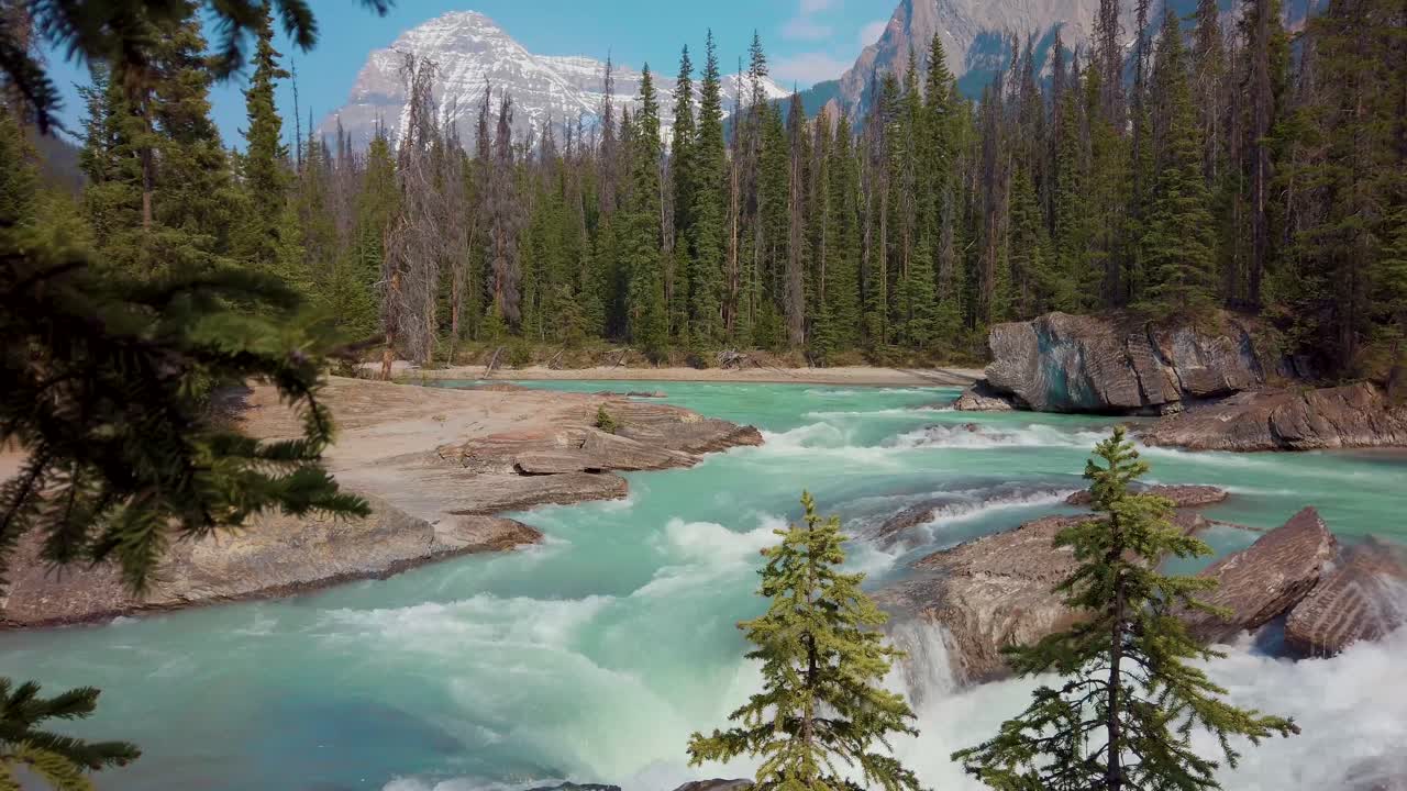 sumérgete en la impresionante belleza de banff, canadá, como se muestra en este vídeo cinematográfico