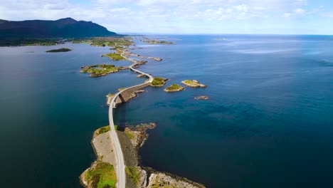 Imágenes-Aéreas-De-La-Carretera-Del-Océano-Atlántico-Noruega