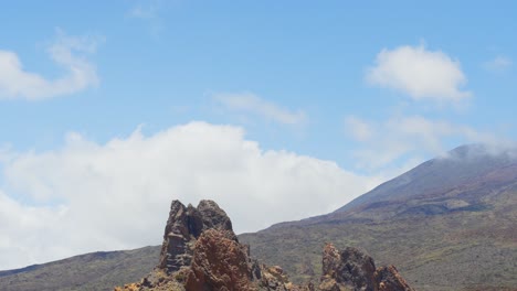 Time-lapse-of-clouds-formation-moving-over-Teide-mountain-volcano,-Tenerife